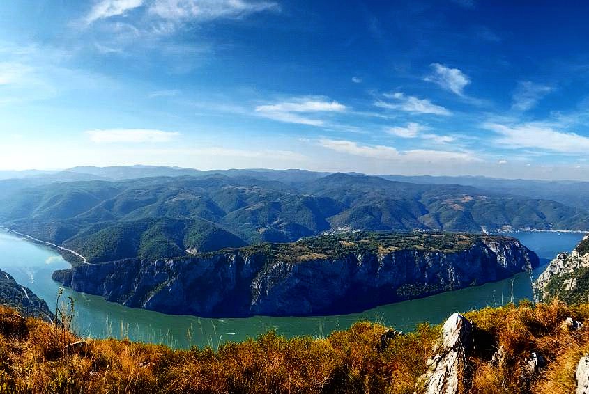 Vedere de pe Știrbătul Mare