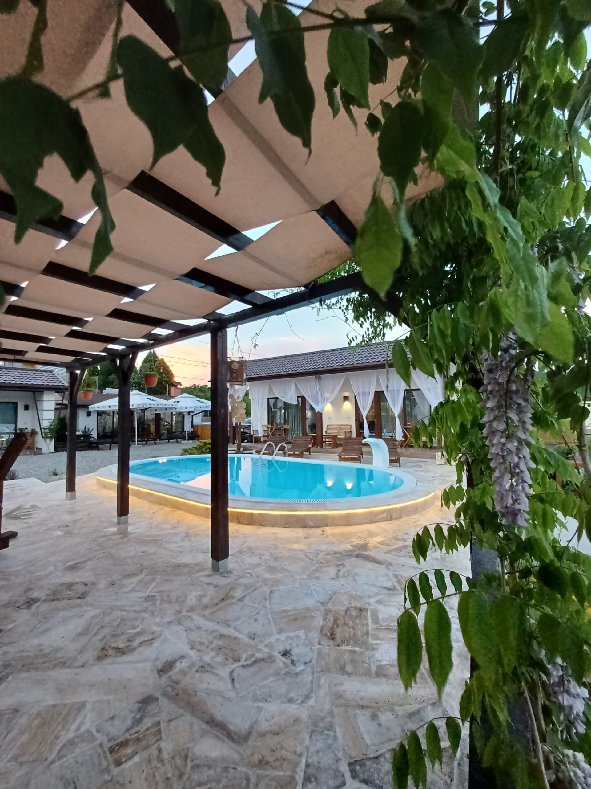 27a37c4e-e40e-4ff4-a7af-96d284ee725f